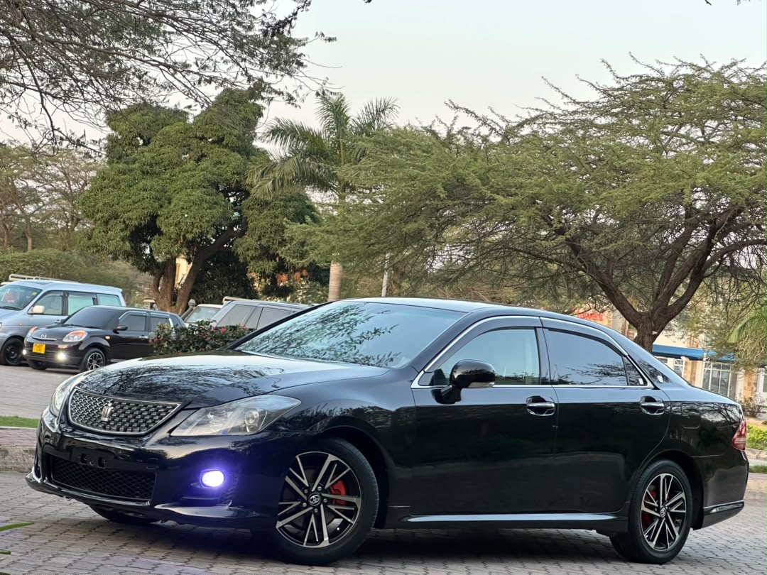 TOYOTA CROWN ATHLETES NEW thumbnail 8